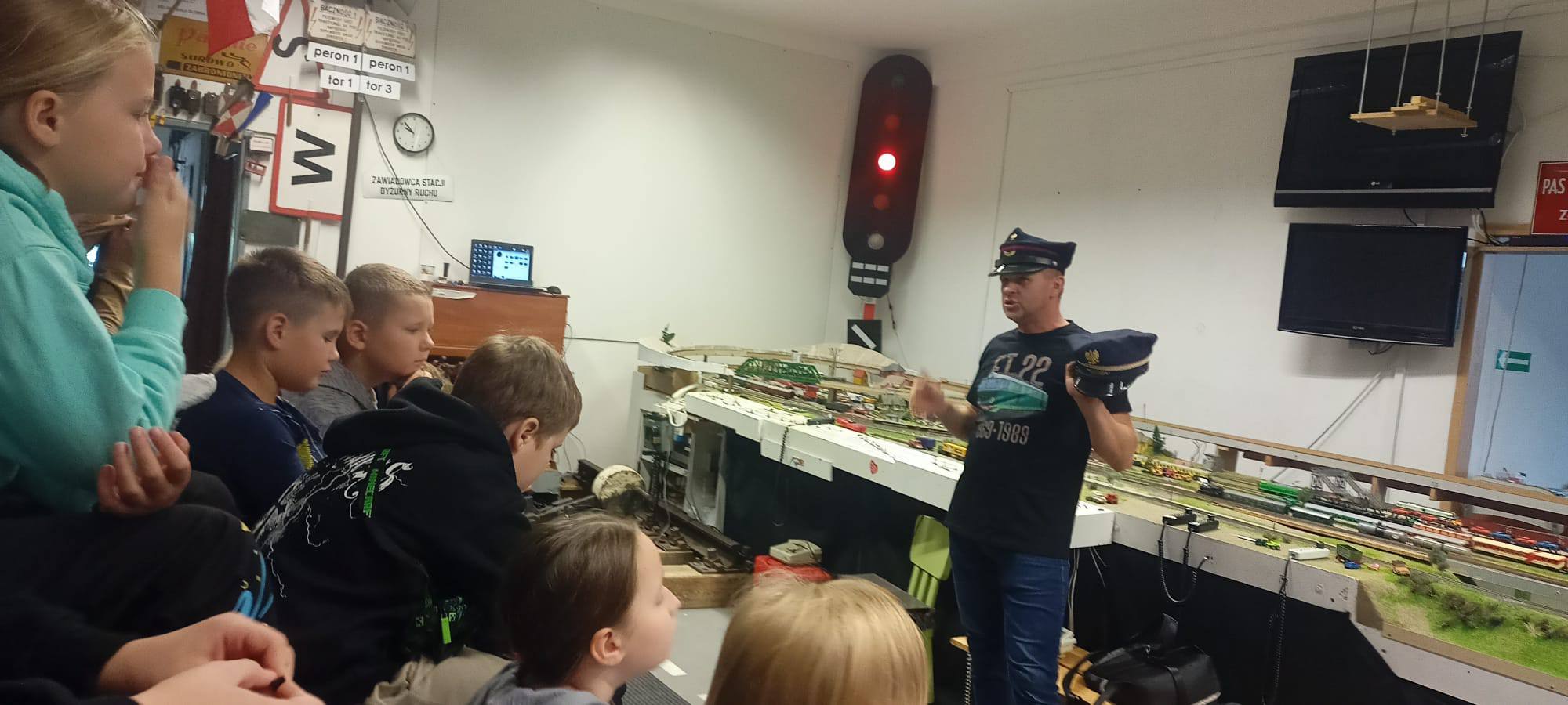 557602328 1302573651671593 210106609134656070 n